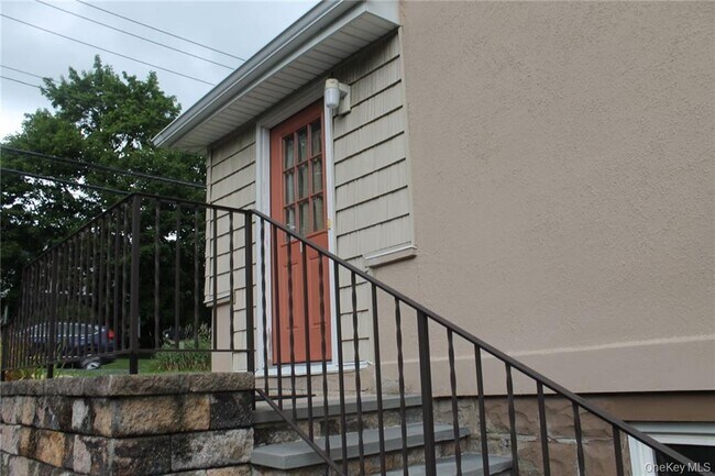 Building Photo - 2097 Saw Mill River Rd