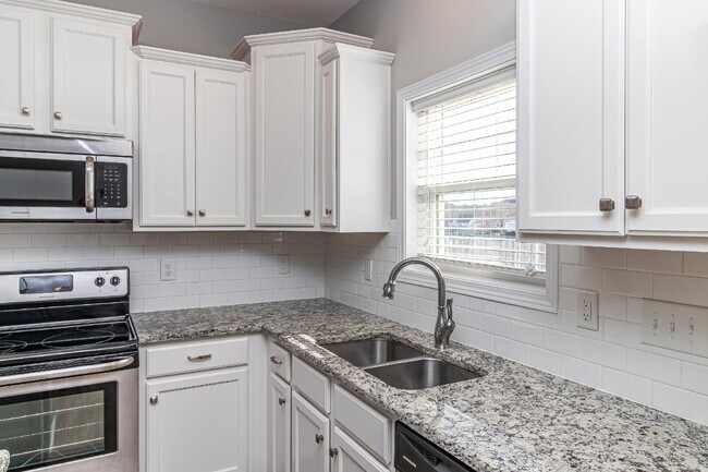 Building Photo - STUNNING & SPACIOUS! GANDER LAKE 4 BR | 3 BA IN PIKEVILLE SCHOOL DISTRICT *LAWN CARE INCLUDED!*