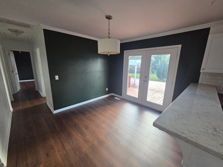 Building Photo - 26 Station Rd