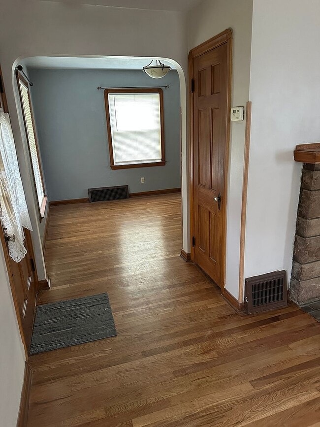 Building Photo - 4811 Albertly Ave