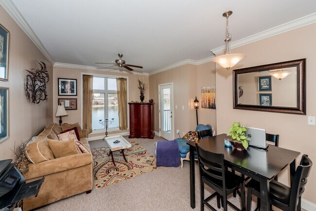 Building Photo - River Towne Condominium Unit 503 - Large condo for rent  3 bedrooms/2 baths.  $2400/month