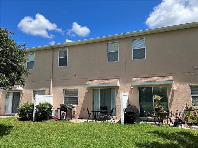 Building Photo - 16416 Cedar Crest Dr
