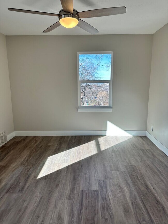 Building Photo - Darling remodeled 5 bedroom 2 bathroom home in the heart of Ogden