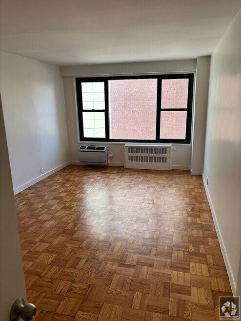 Building Photo - 145 4th Ave