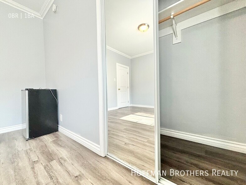 Building Photo - 2422 Venice Blvd.