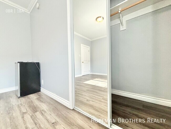 Building Photo - 2422 Venice Blvd.