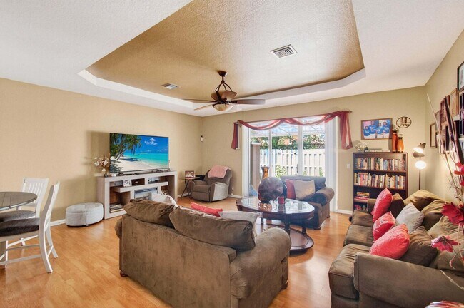 Building Photo - 5057 Sancerre Cir