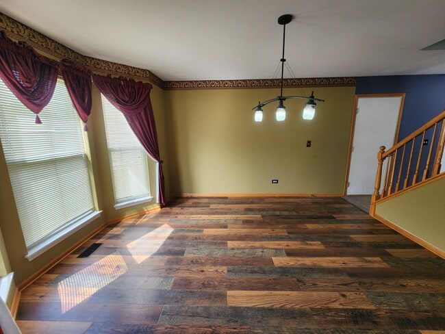 Building Photo - 5512 Stonybrook Dr