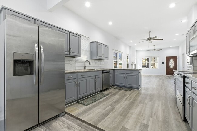 Building Photo - Downtown 3BR 2BA with Fenced Yard – 10 Minutes to Fort Benning