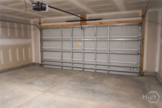Building Photo - 425 Coconut Dr