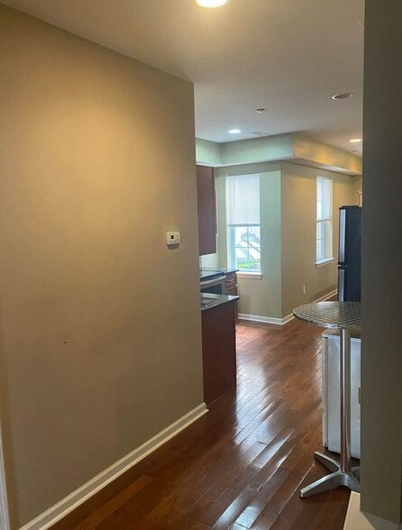 Building Photo - 2356 N Park Ave