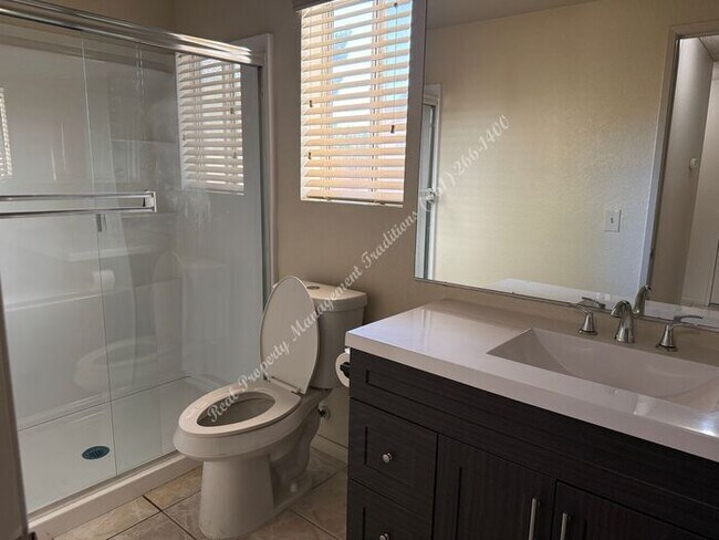 Building Photo - *** Please call us @ 661-266-1400 for info...