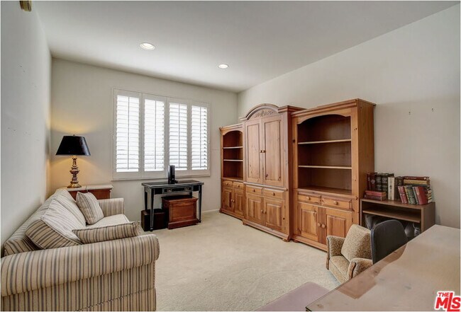 second bedroom - 10475 Eastborne Ave