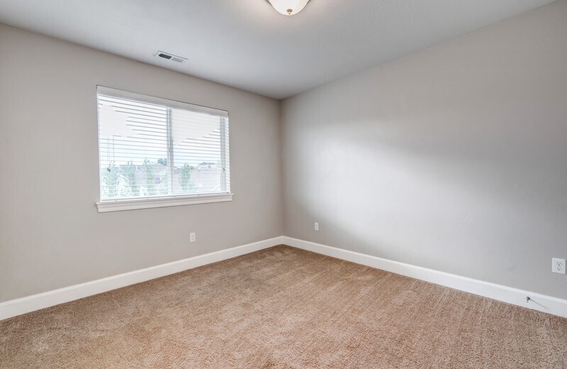 Building Photo - 4251 Cresthaven Ln