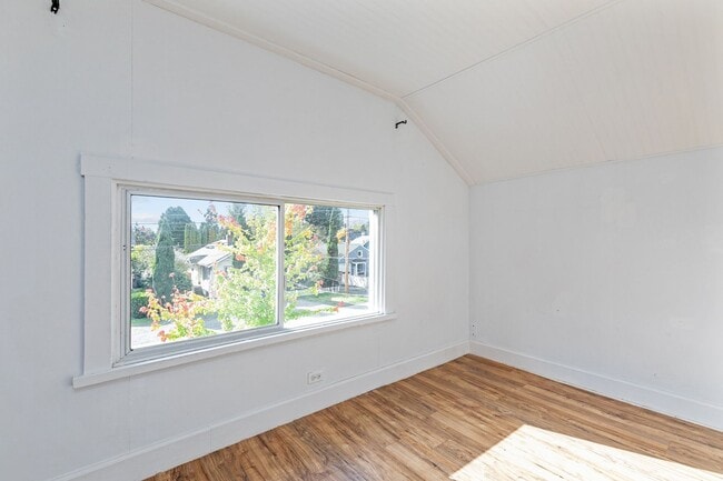 Building Photo - 5155