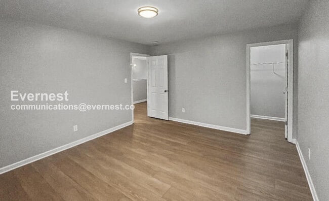 Building Photo - 4800 Inglewood Ct SE