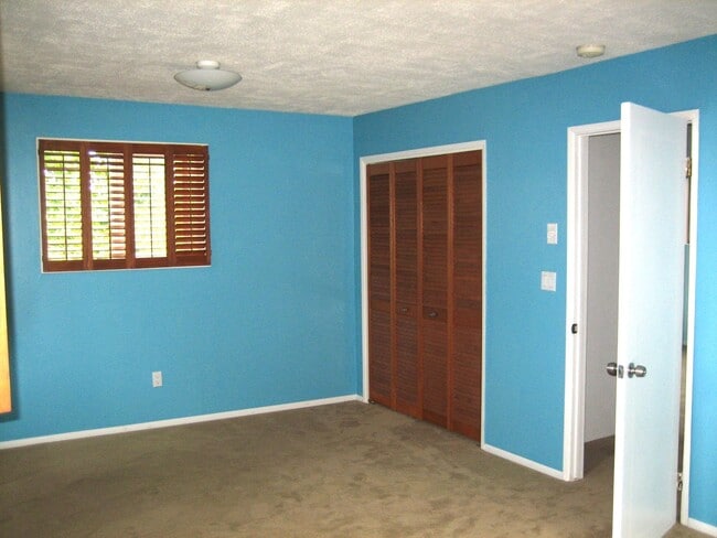 Building Photo - Charming 3 Bedroom, 2 Bathroom House near Fairhaven!! Check out our virtual Tour!