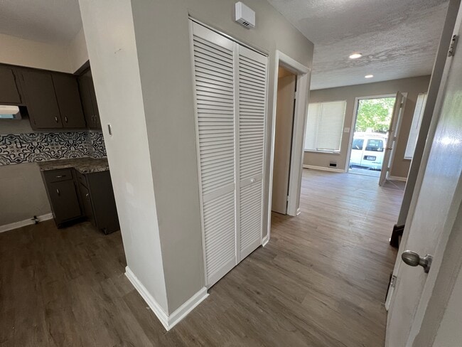 Building Photo - 9412 Mt Auburn Ave