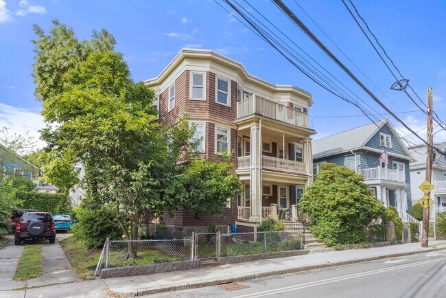 Building Photo - 11 Boylston St