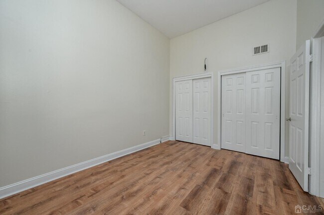 Building Photo - 2902 Madaline Dr