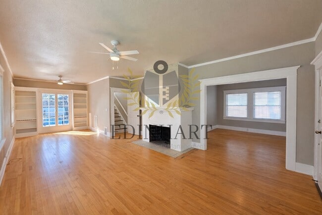 Building Photo - 1105 N College Ave