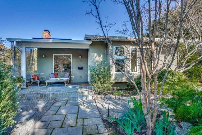 Building Photo - 360 Velarde St