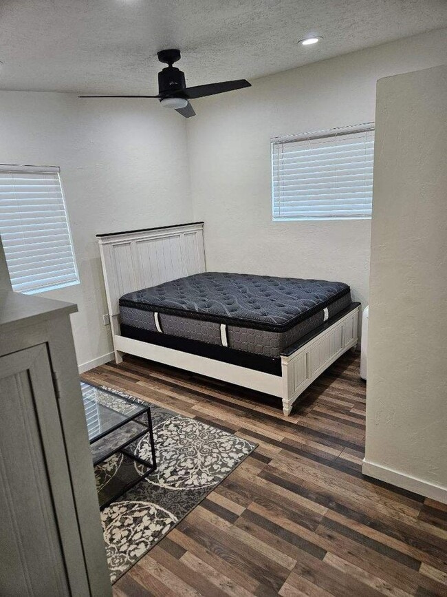 Building Photo - SAM 1718