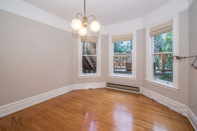 Building Photo - Eureka Valley Victorian Flat - Spacious and Pristine 1 Bed, 1 Bath