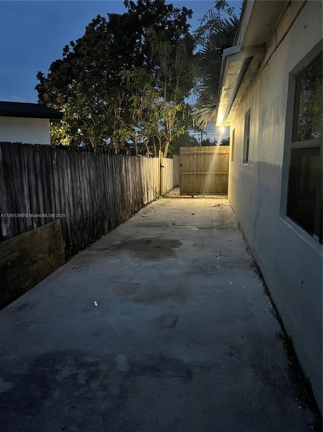 Building Photo - 11821 SW 185th Terrace