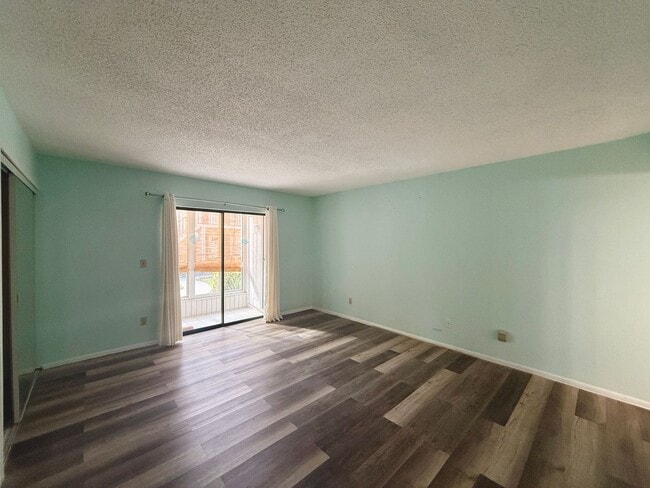 Building Photo - You Will LOVE this Ground Floor 2 Bedroom - Water Included (55+ Community)