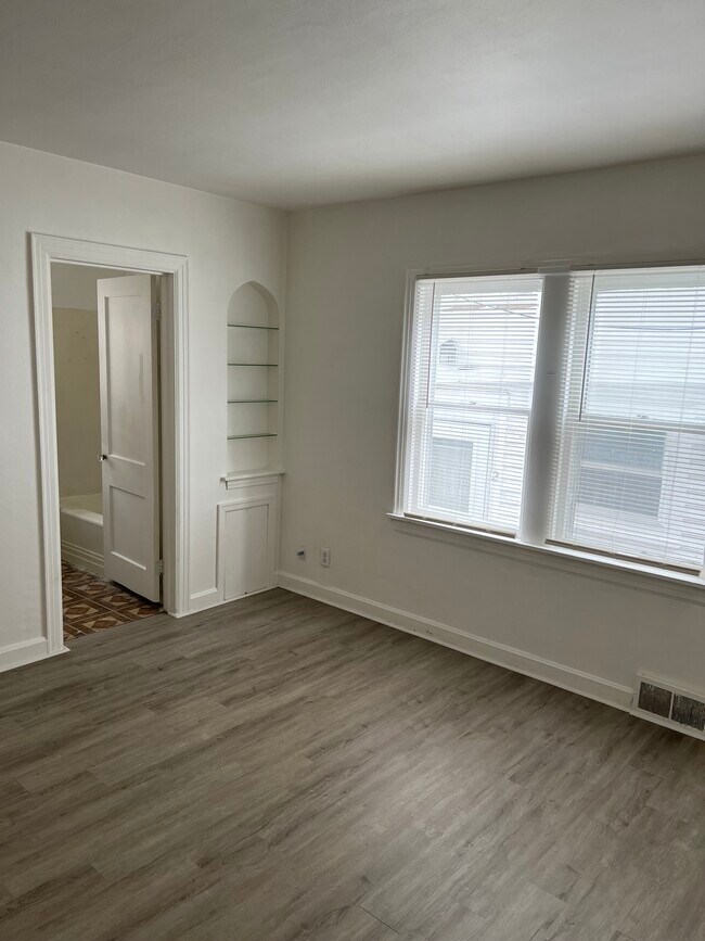831 18th Ave - 831 18th Ave Moline IL 61265 | Apartment Finder
