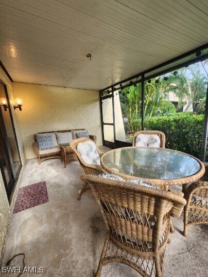 Building Photo - 925 Palm View Dr