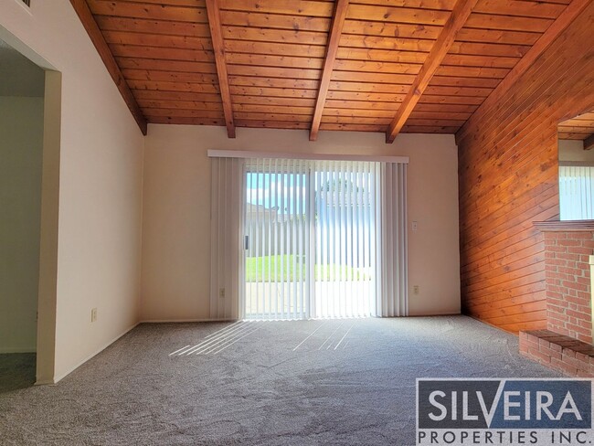 Building Photo - Charming 3 bed 2 bath home in Santa Maria