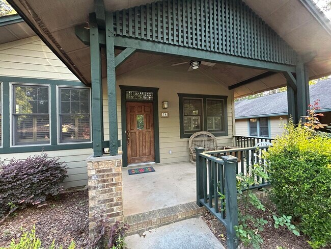 Building Photo - 38 Bungalow Village Way