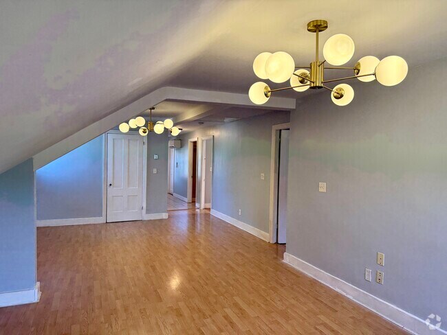 Building Photo - 203 Howell St