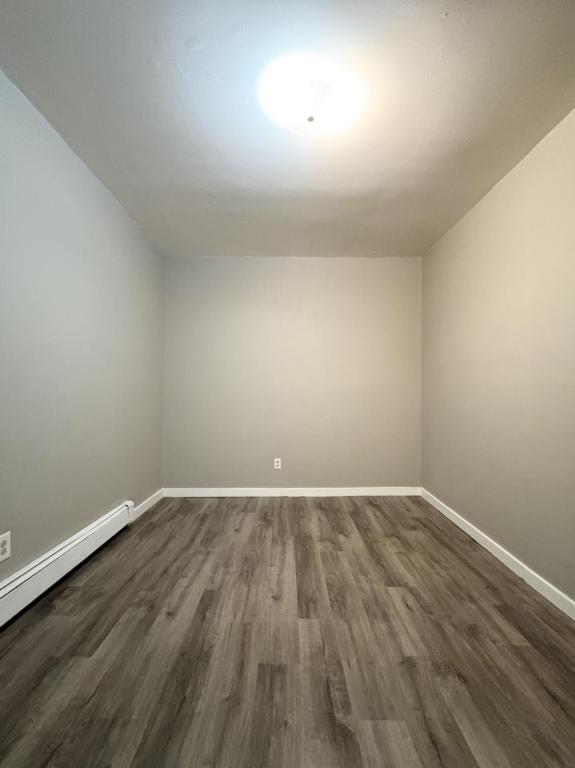 Building Photo - 38 Nichols St