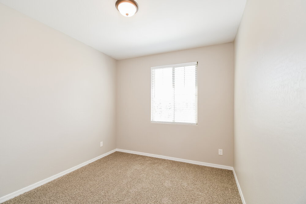 Building Photo - 9528 E Travertine Ave