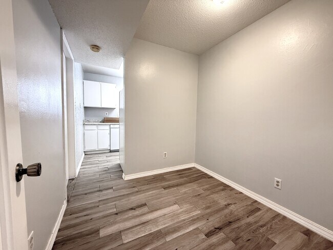 Building Photo - 4800 N Stanton St