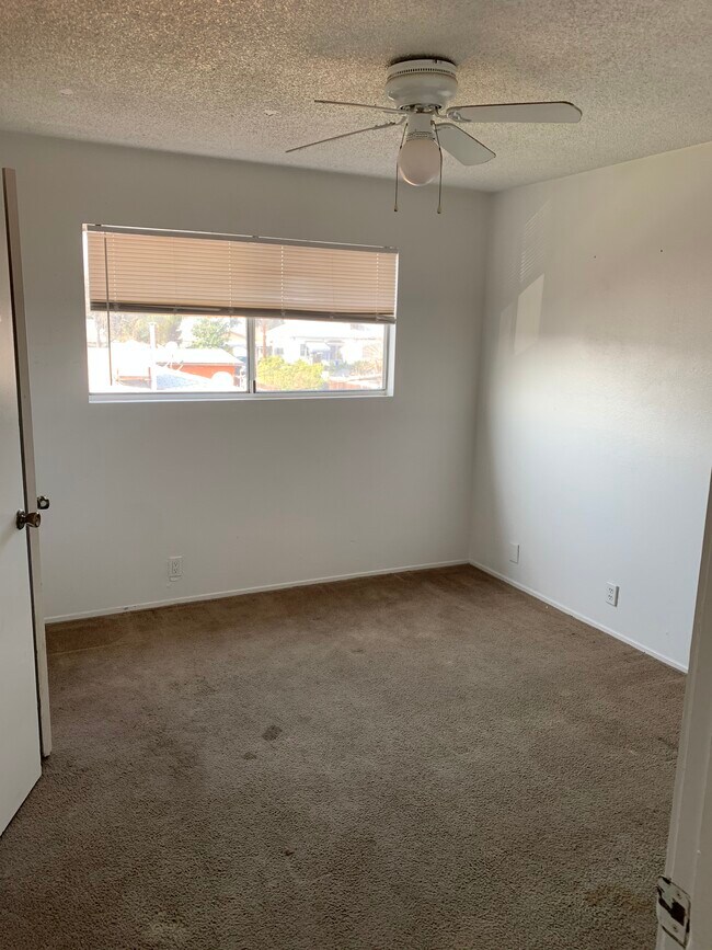 bedroom - 646 W Iris Ave