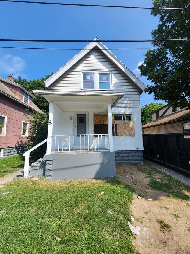 Primary Photo - Two Bedroom Single Family Home!