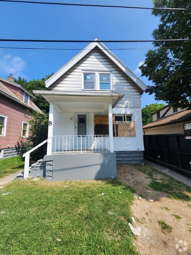 Building Photo - Two Bedroom Single Family Home!