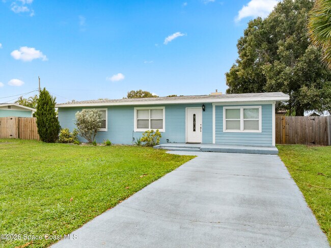 Building Photo - 719 6th St