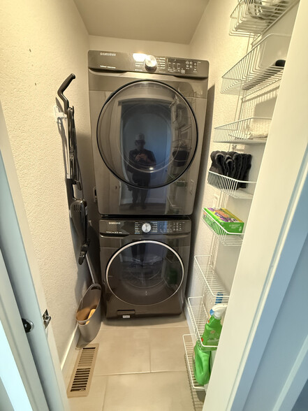 Third Floor Washer/Dryer - 5695 W 11th Pl