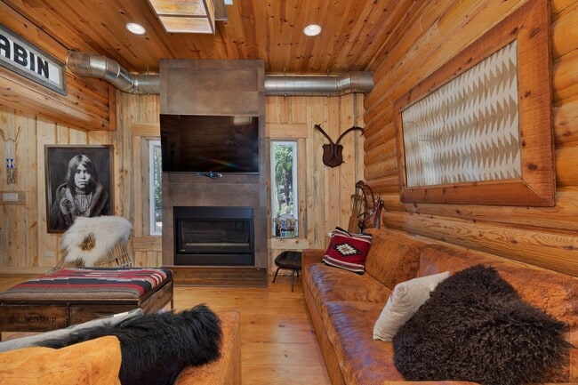 Building Photo - Winter Rental – $18,500/month (6-Month Lease)