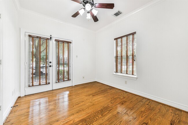 Building Photo - 1529 Rosewood St