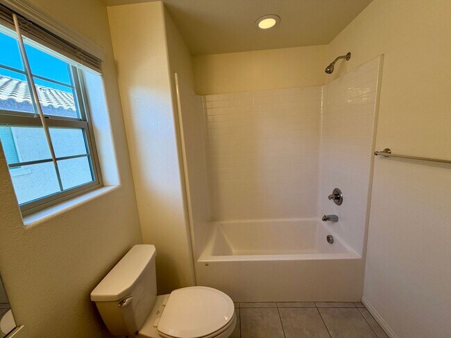 Building Photo - Great 3 bedroom in Cadence