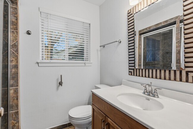 Building Photo - 5307 Poinciana Dr