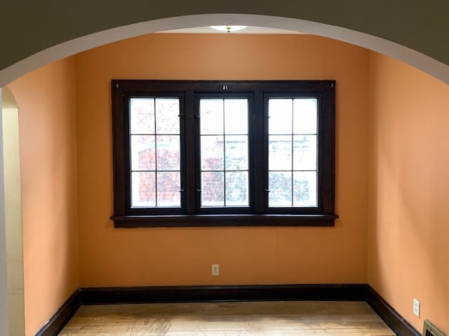 2313 Foyer - 2313 N Holton St