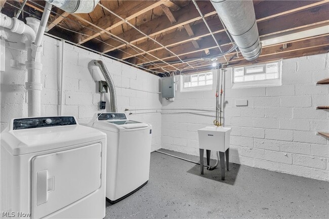 Building Photo - 3802 Park Dr