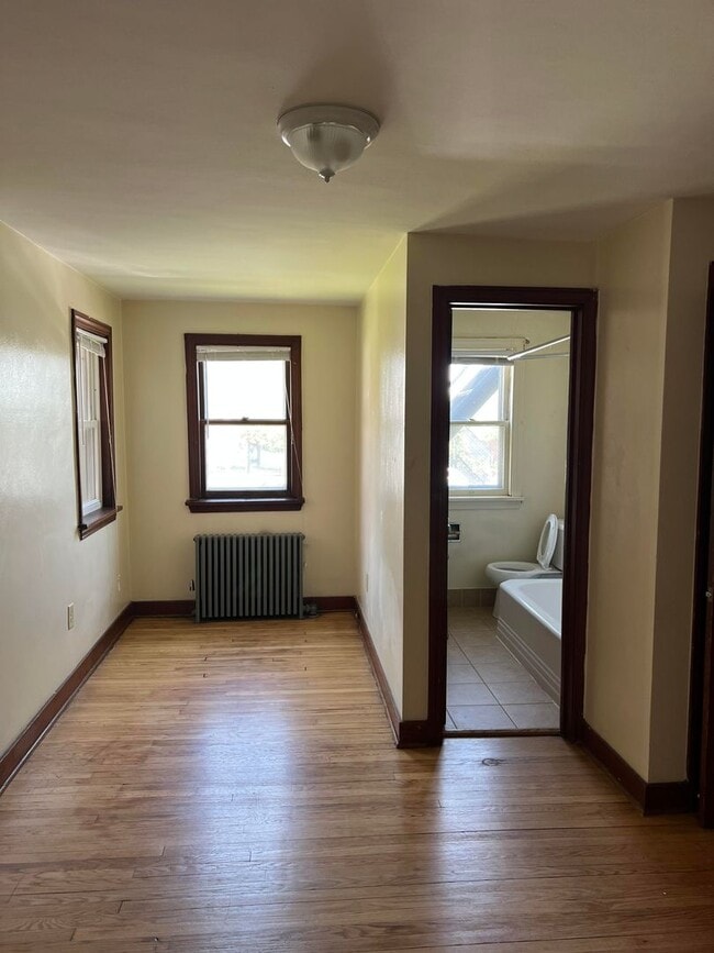 Building Photo - Spacious 1 Bedroom Near Penn State Campus, could be available for May 2026 move in!